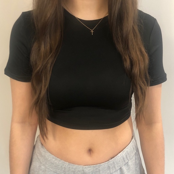 backless tee - Picture 3 of 3